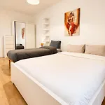The Glow - Sea View 4 *