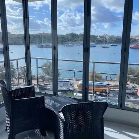 Modern Sea-view In Sliema Ferry 250 Sqm 4s Apartamento Gzira