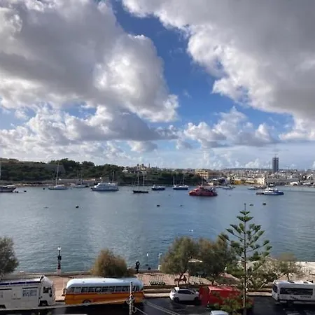 Modern Sea-view In Sliema Ferry 250 Sqm 4s