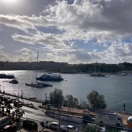 Modern Sea-view In Sliema Ferry 250 Sqm 4s