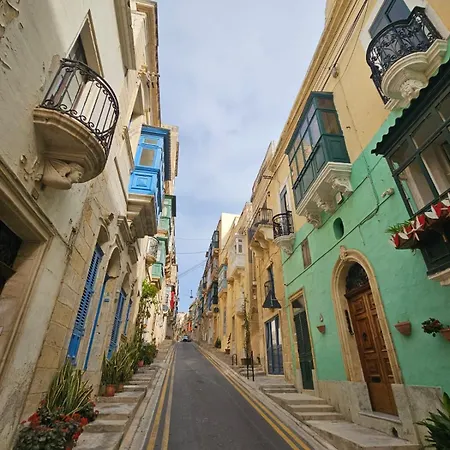 Modern Sea-view In Sliema Ferry 250 Sqm 4s Gzira